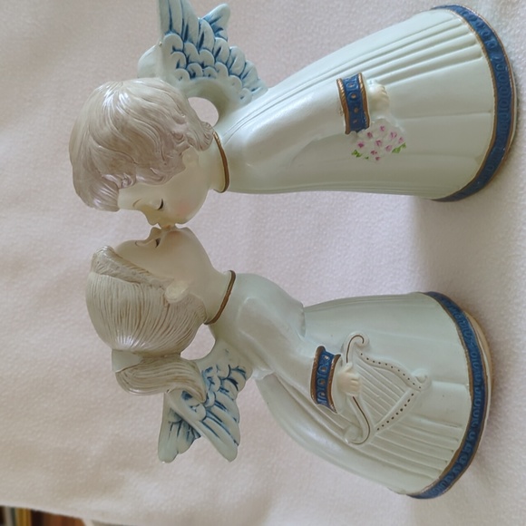 Musical Christmas Angels Handmade in Japan.  Plays Theme from Love Story. - Picture 1 of 9